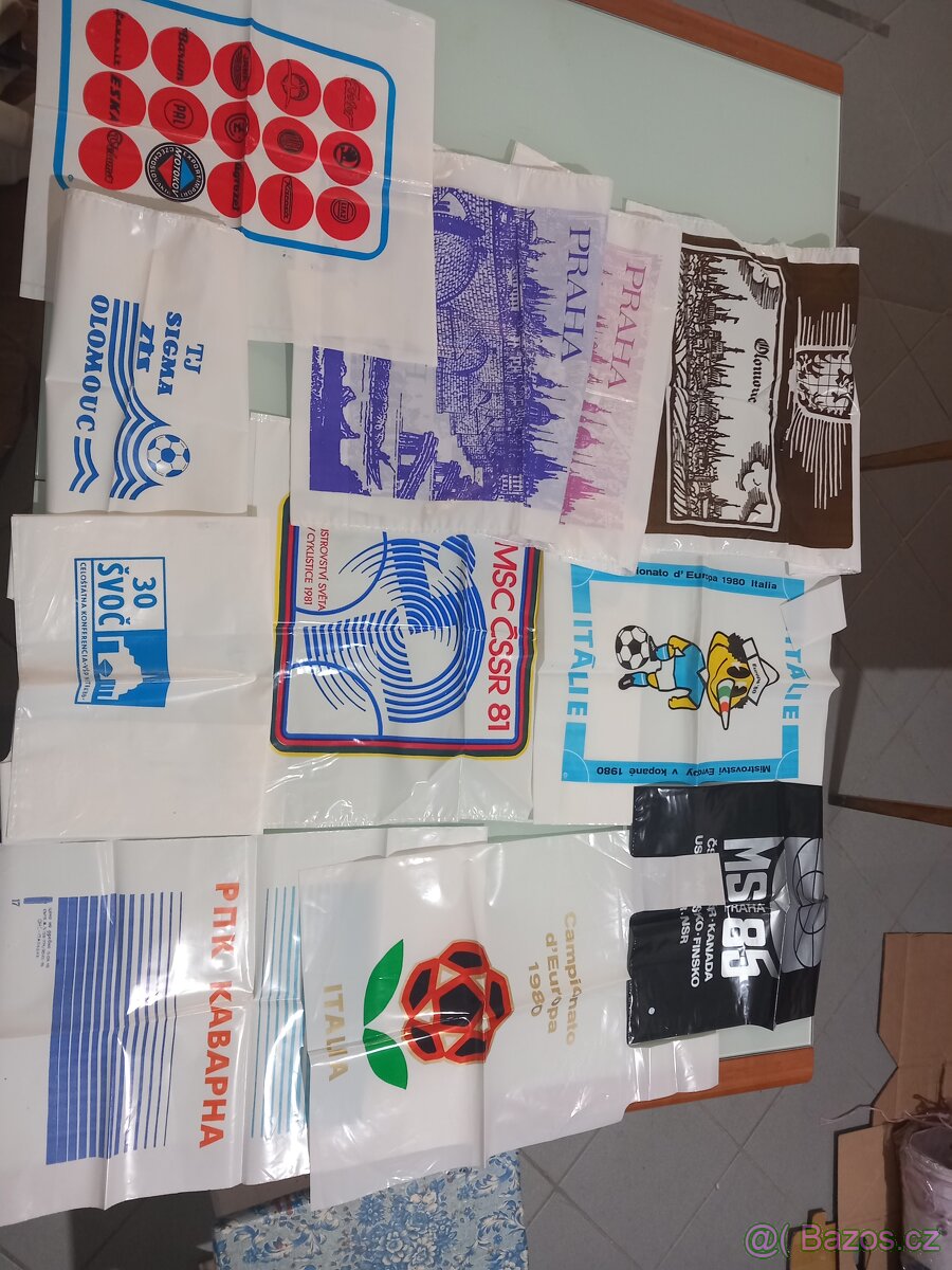 Retro igelitové tašky s potiskem