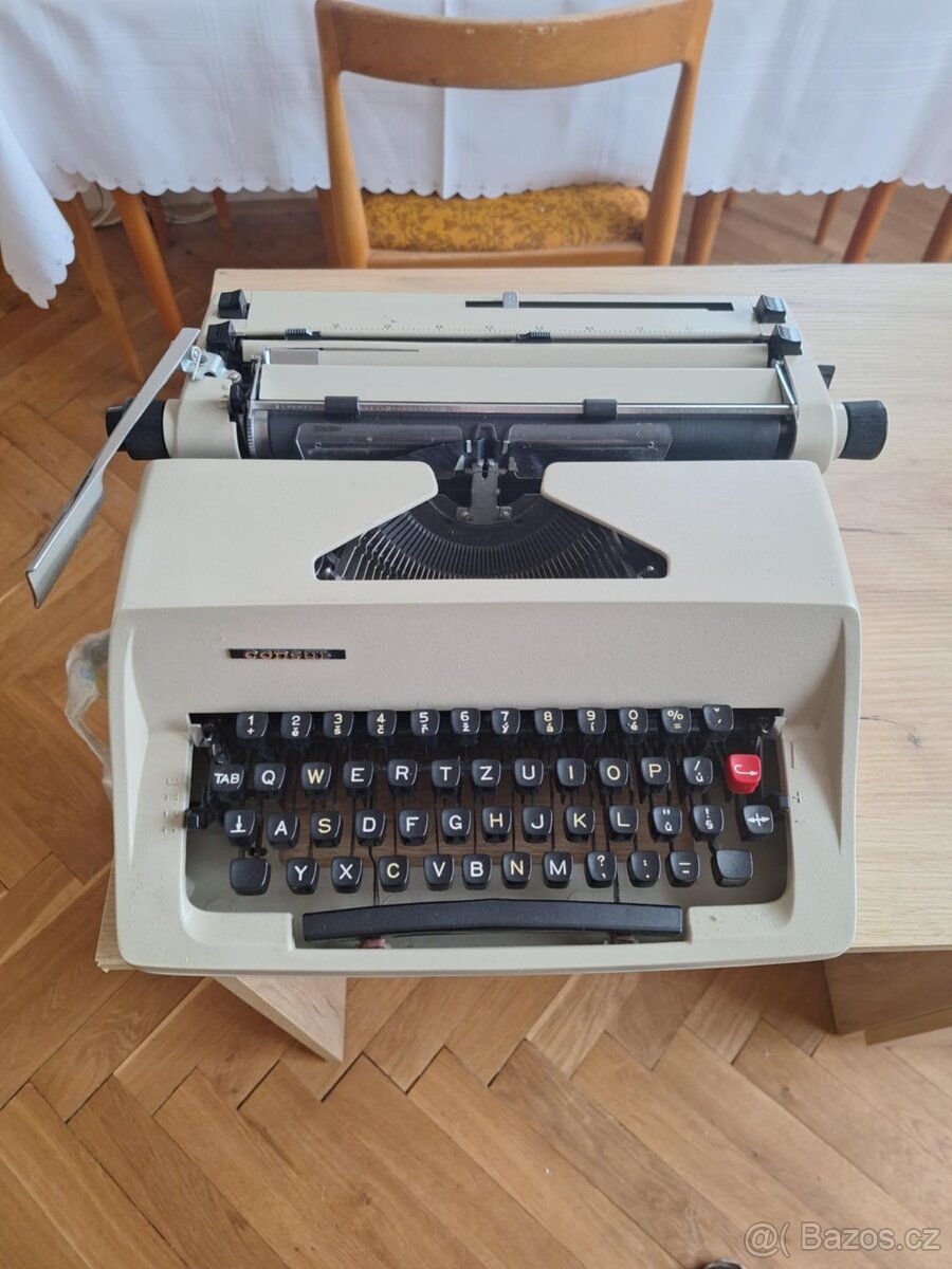 Psací stroj Consul