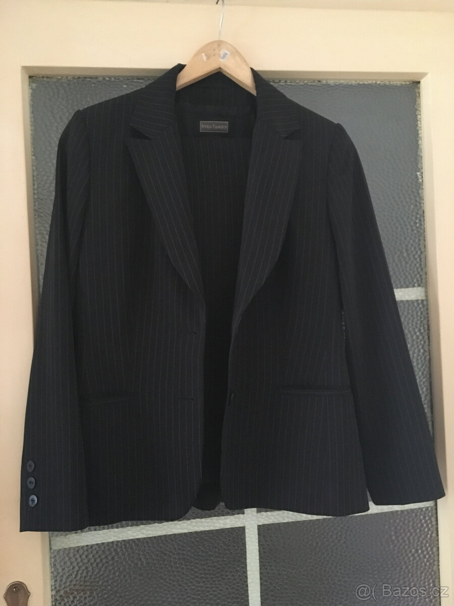 Dámský kalhotový kostým cel. EUR 38, UK10