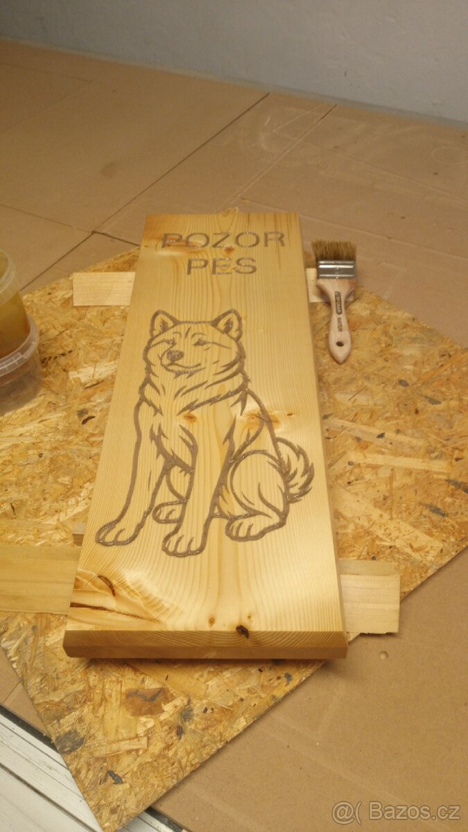 Dřevěná cedule POZOR PES