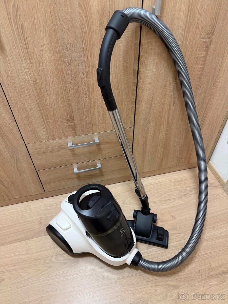 Electrolux vysavač EASE C4