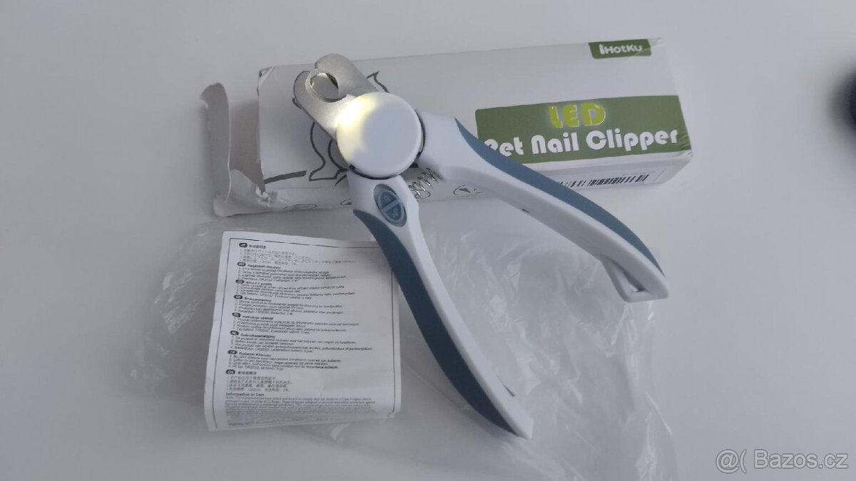 NŮŽKY/KLEŠTĚ NA TLAPKY PRO DOMÁCÍ MAZLÍČKY/ LED SVĚTLO