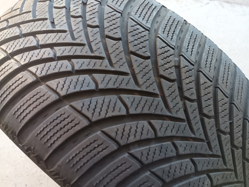 235/55 R17 SEMPERIT (2524)