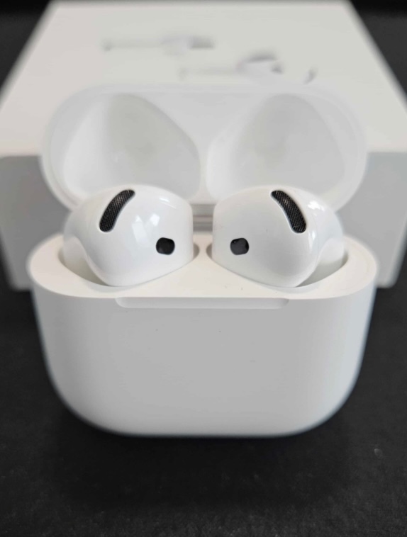 Apple AirPods 4