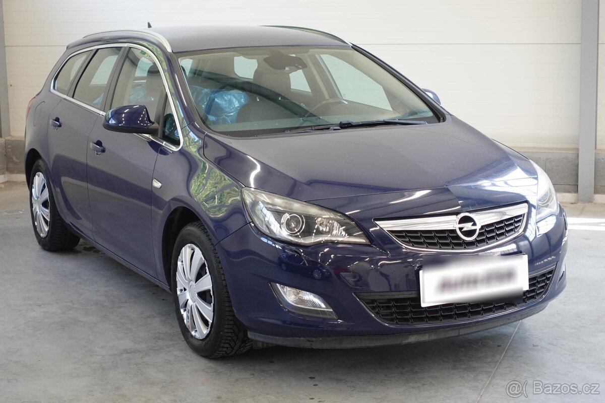 Opel Astra 1.4T , 103 kW benzín, 2011