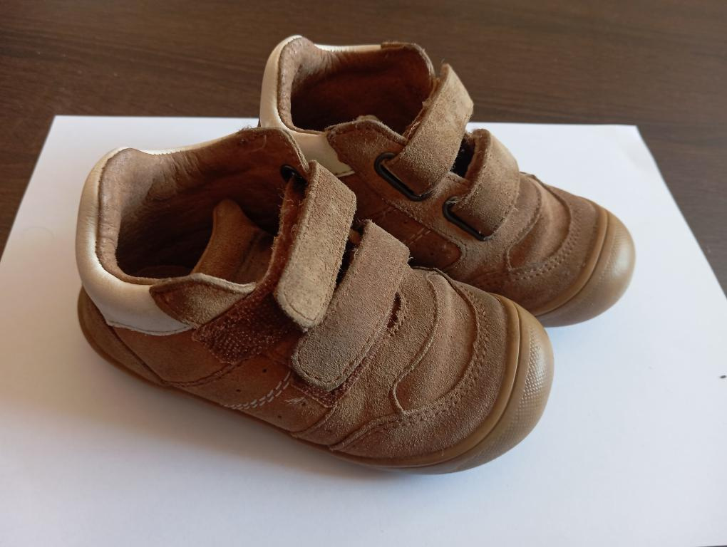 Sada dětských bot velikosti 20-24