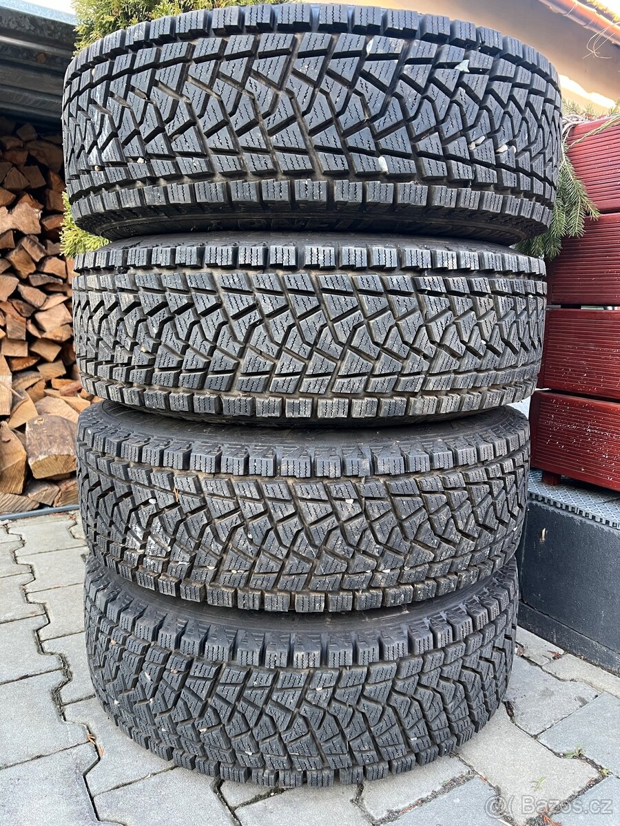 Sada kol Nissan X-trail 215/65 R16