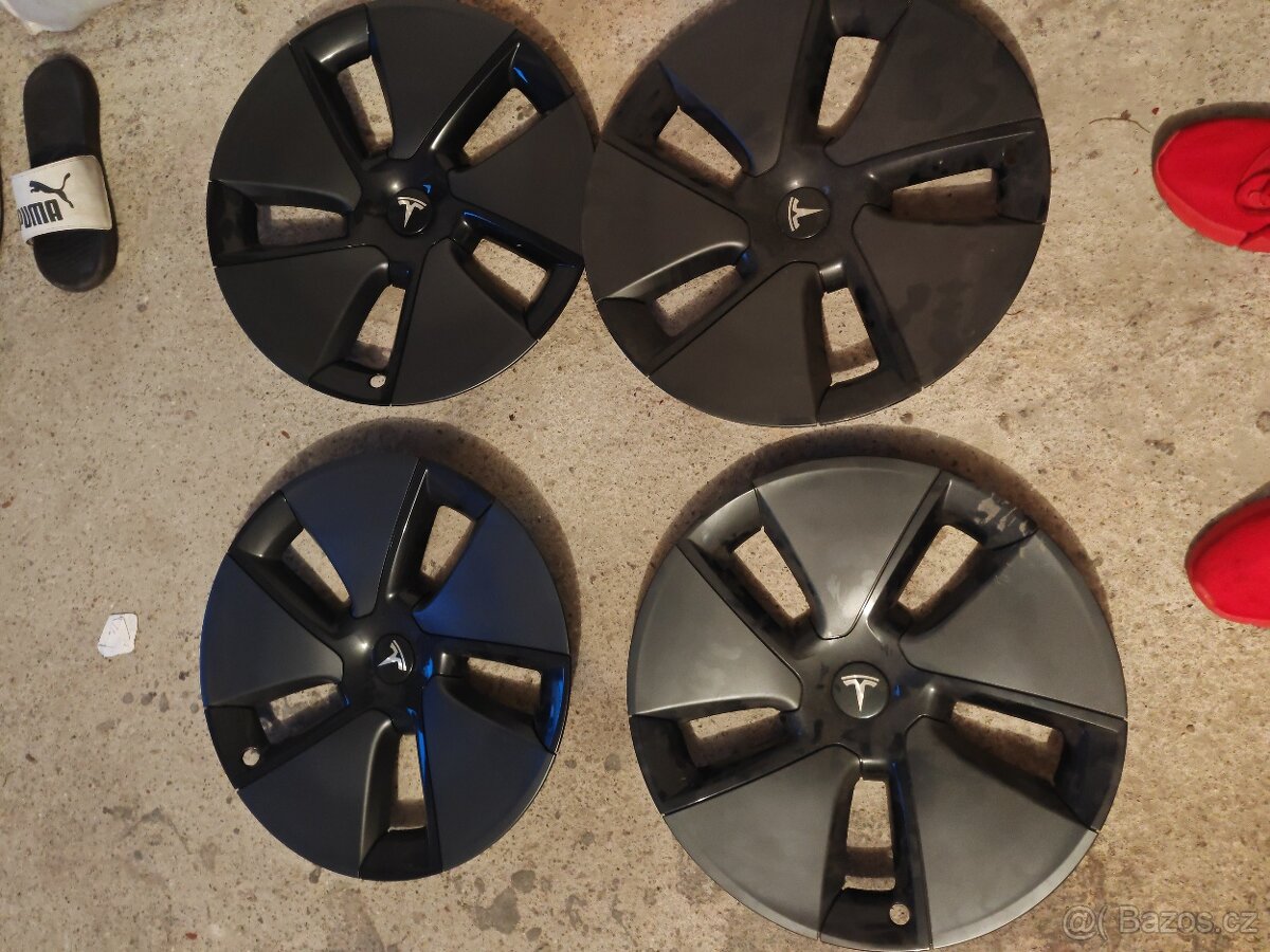Tesla aero kryt 18