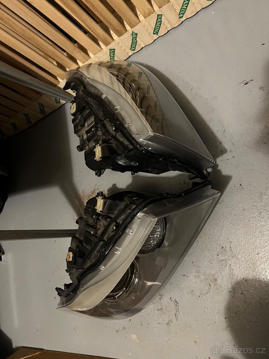 Levý dynamicky bi xenon bmw e90 e91 facelift