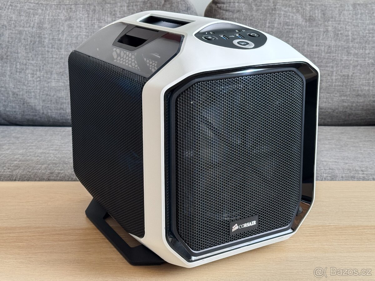MINI HERNÍ PC - i5-7600K / 16GB / GTX 1070 / Wi-Fi / ITX