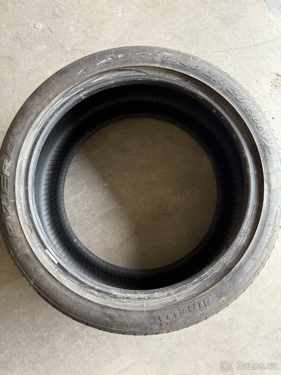275/40/20 pirreli P zero