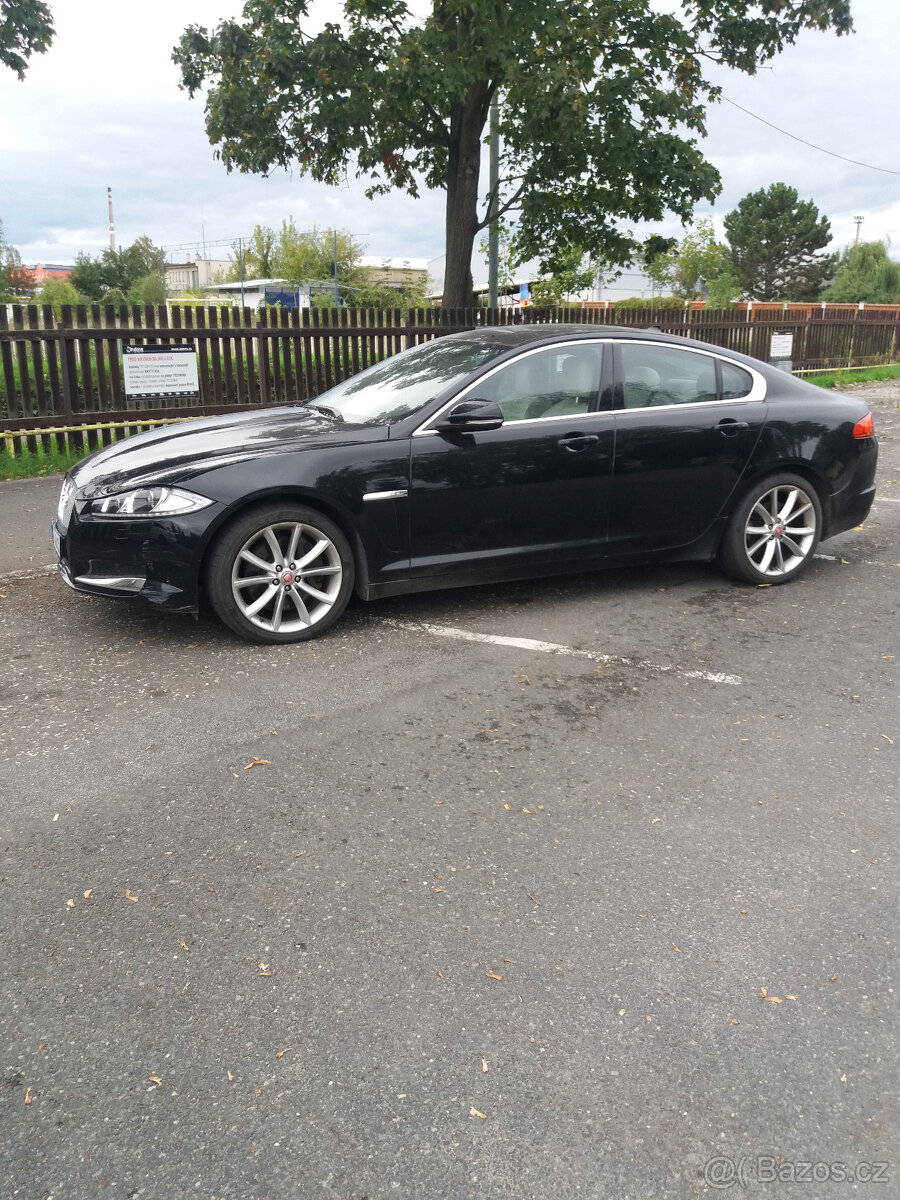 Jaguar XF, 3,0 V6, 4x4 Premium Automat Ojeté,ČR, 2016, 97374