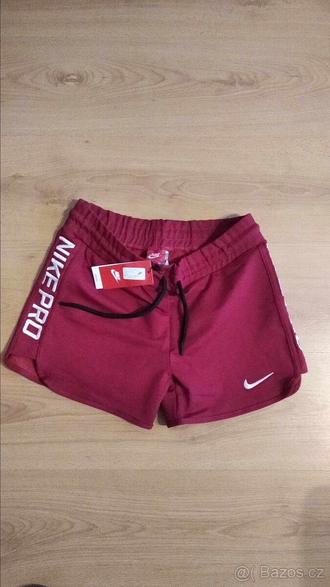 dámské šortky nike