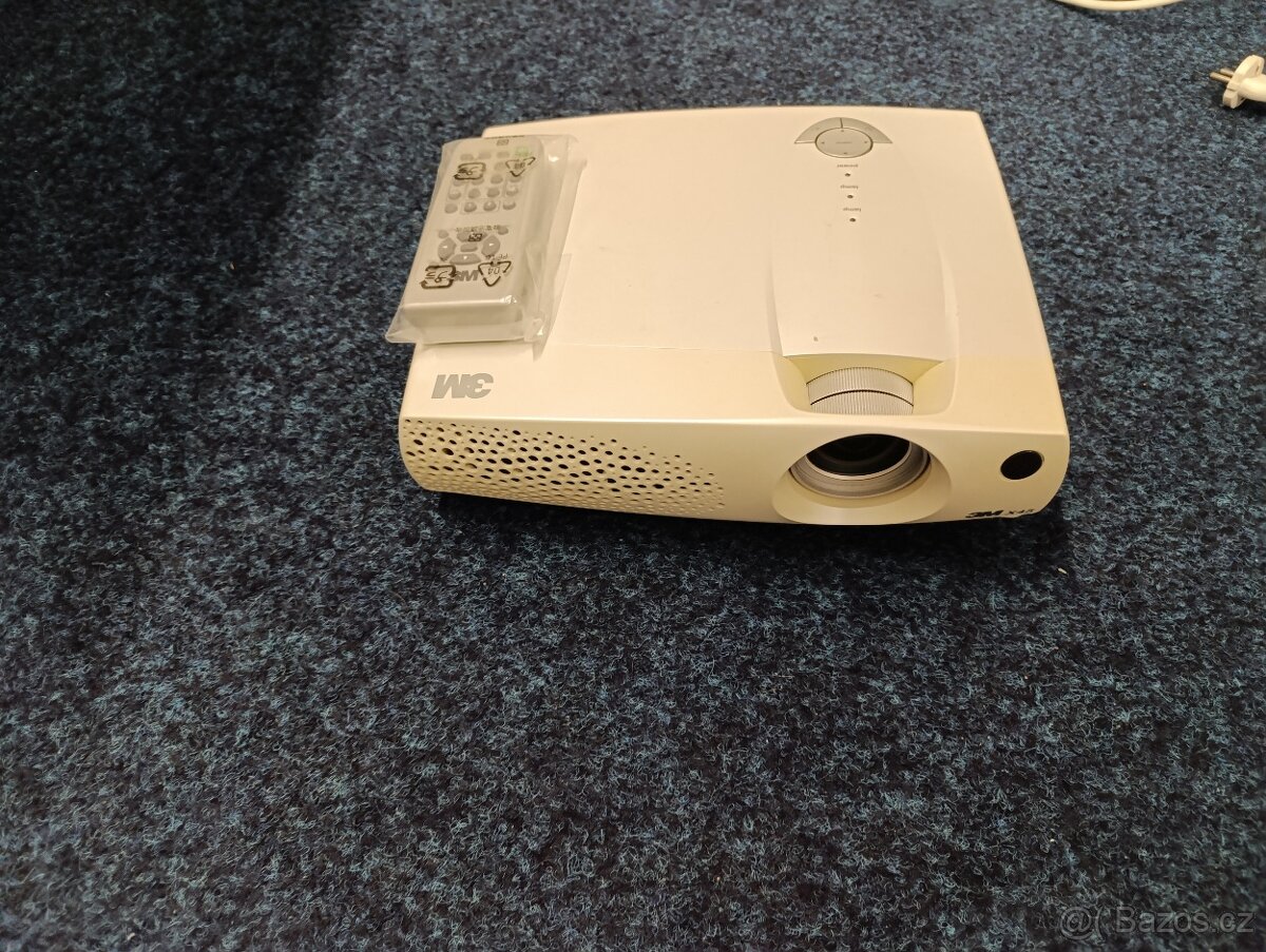 LCD Projektor 3M X45 - plně funkční