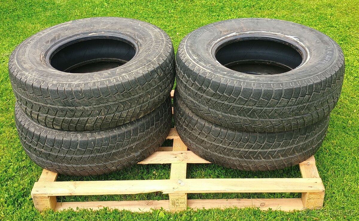Zimní pneu Michelin Latitude 235/75 R15