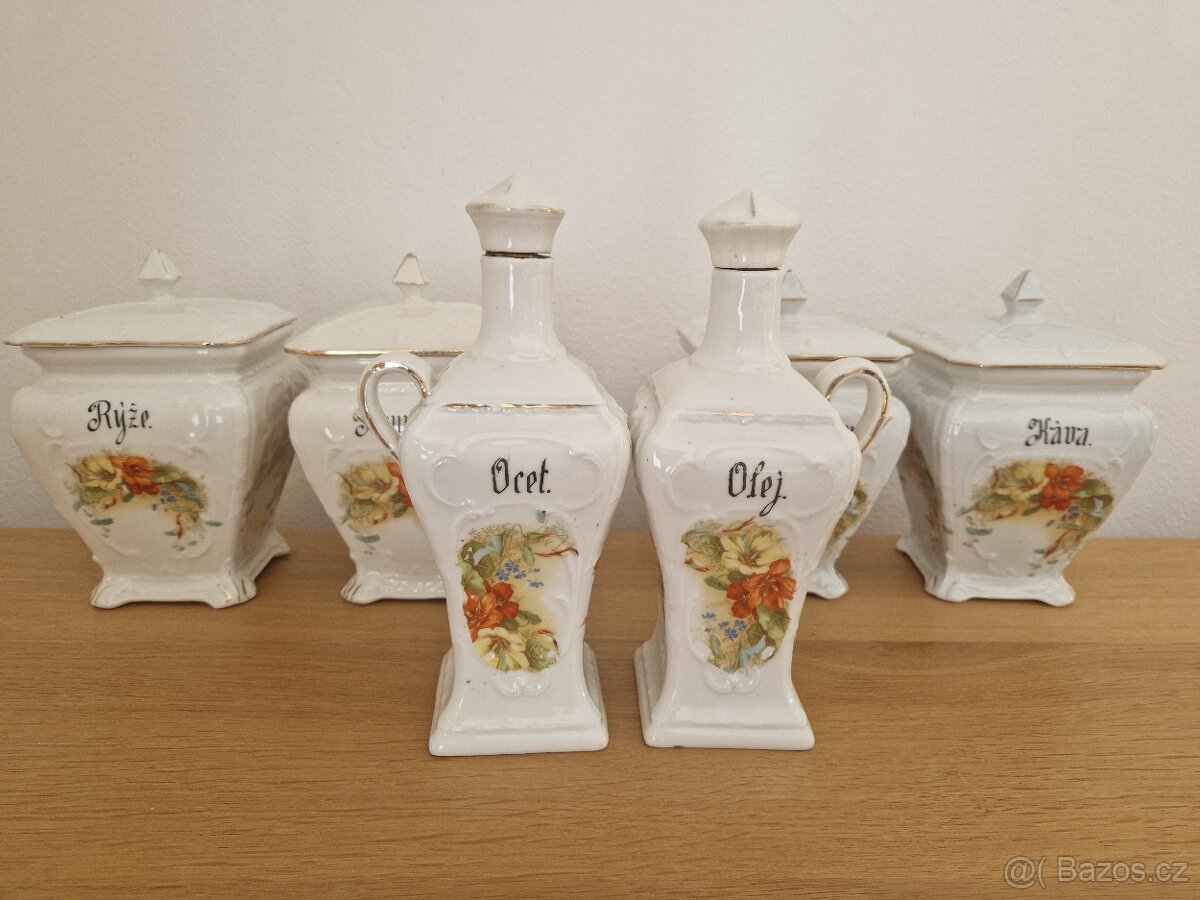 Porcelánové dózy