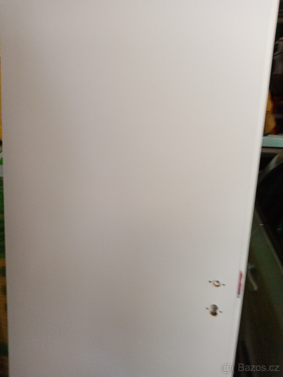 Prodám dveře 80 cm , pravé, plné , šedé
