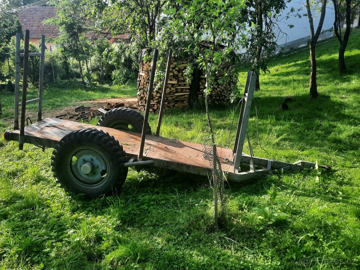 Vyvážečka na dřevo