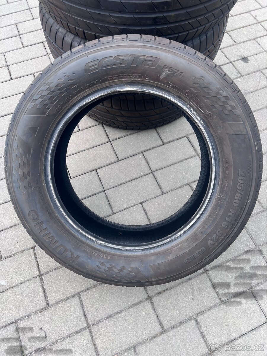 205/60 R16 - letní Kumho NOVÉ