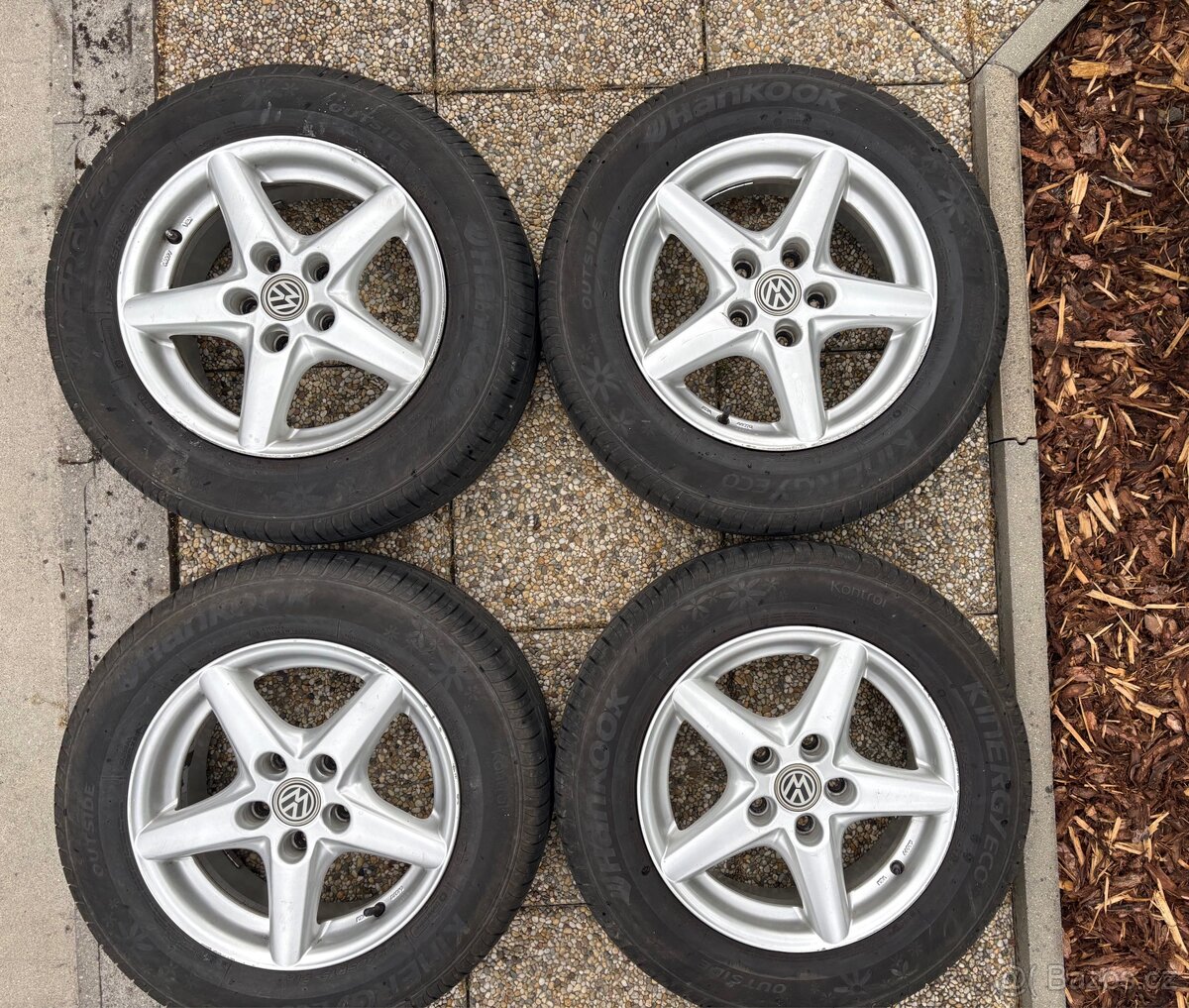 Letní originální alu kola Volkswagen s pneu 195/65 R15