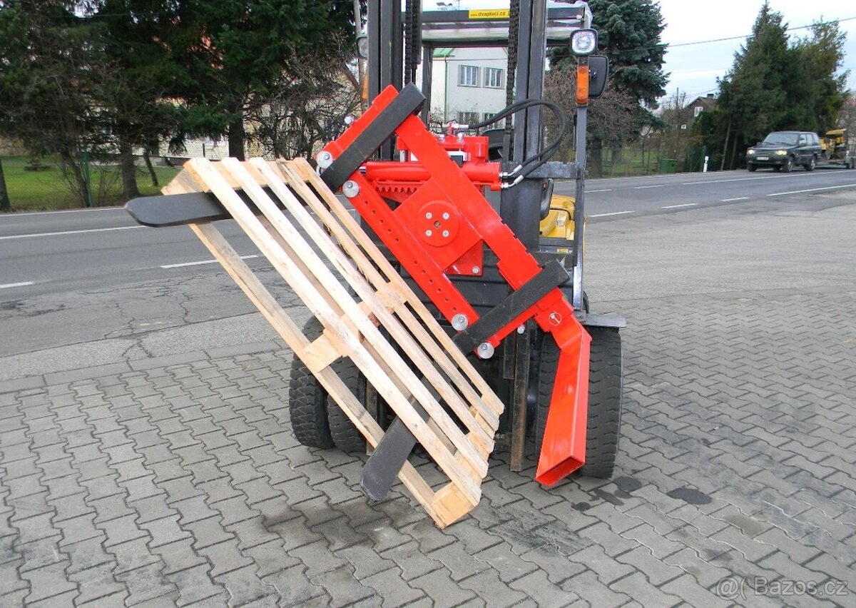 Otočné zařízení pro VZV