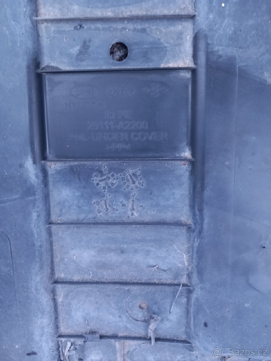 Kia Ceed - kryt pod motor
