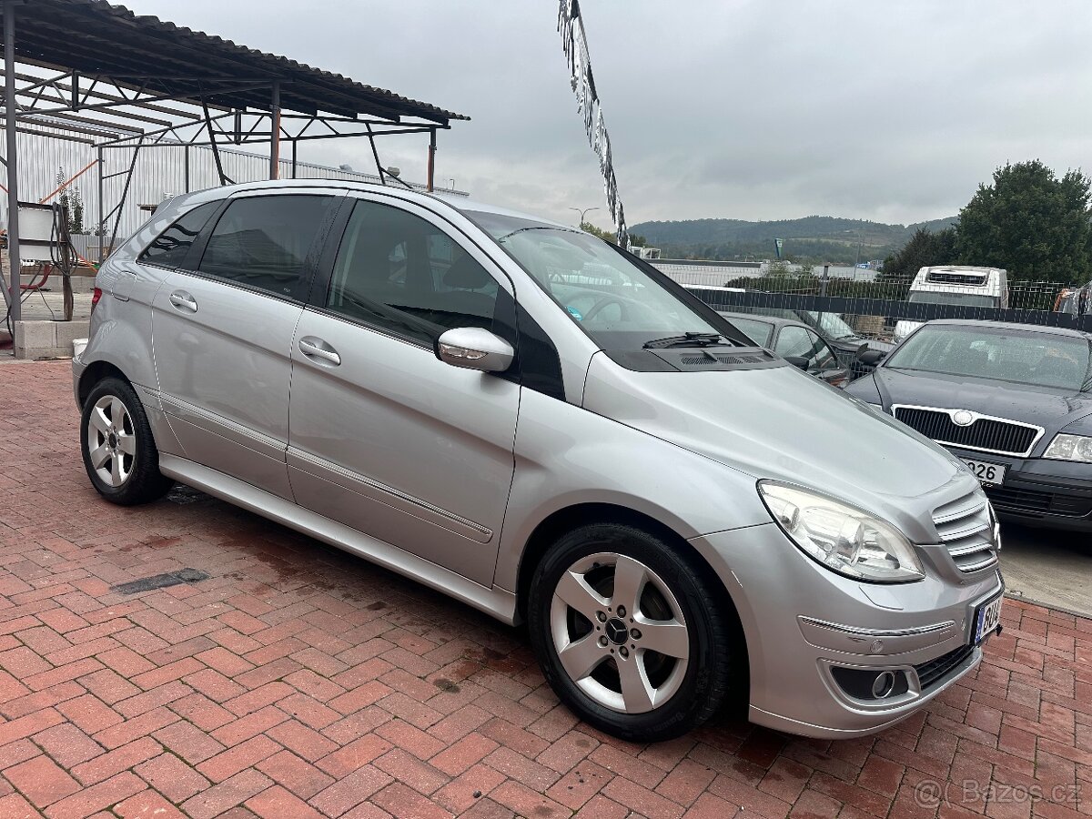 Mercedes-Benz B180CDI 80kw AUTOMAT , slušný stav