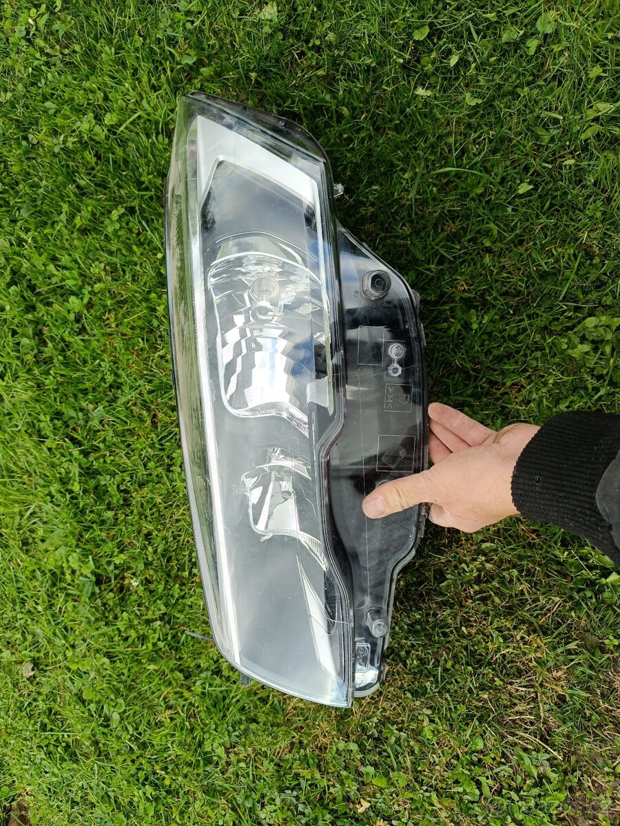 Přední světlomet 508 facelift