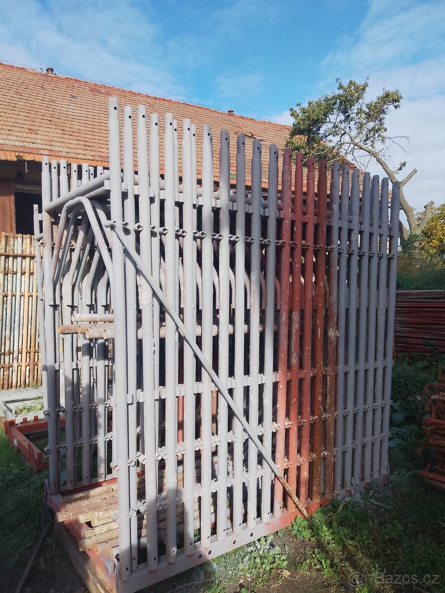 Rámové lešení 118,8m2.