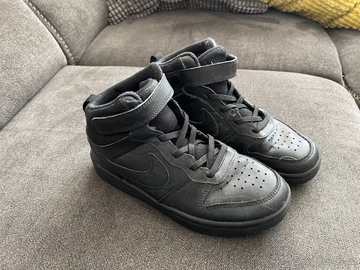 zateplené tenisky Nike 34