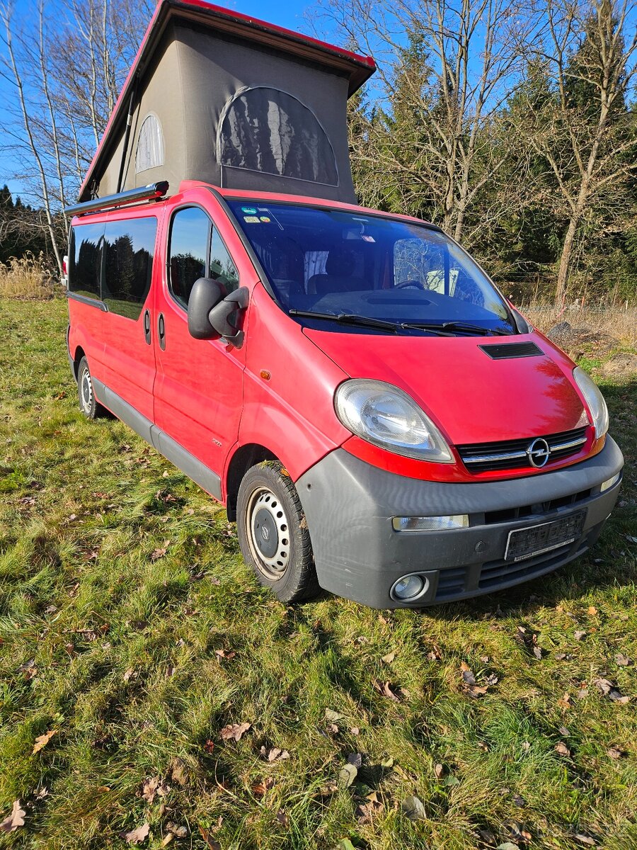 Prodám obytný Opel Vivaro,r.v.2006,obsah-1.9tdci(74kw)