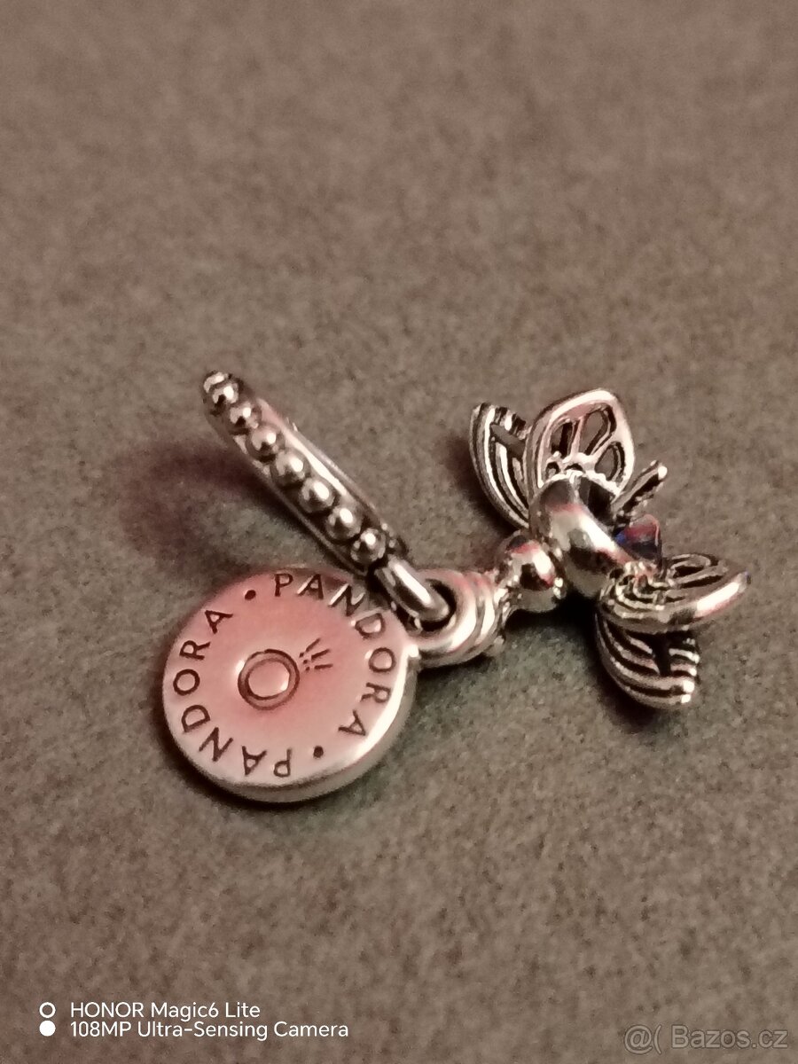 Dva přívěsky pandora