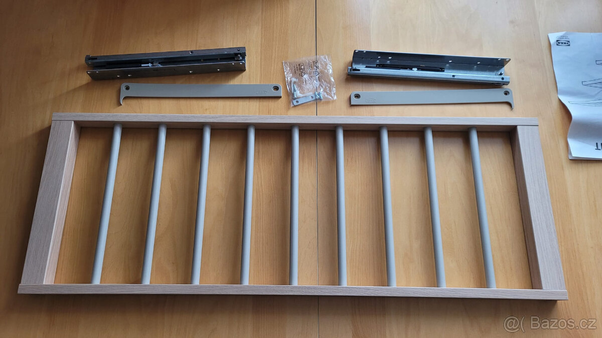 Výsuvný věšák na kalhoty -IKEA