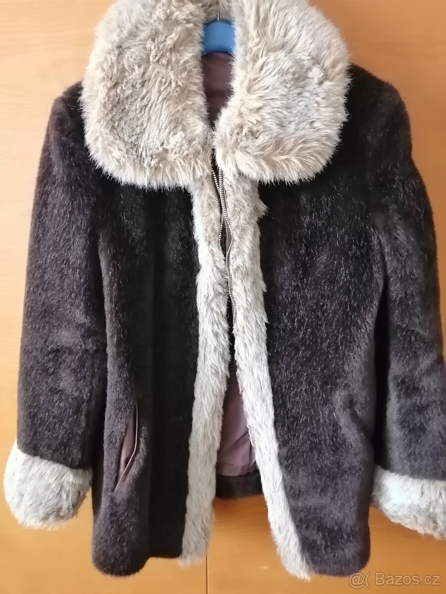 Kožešinový kabát 40