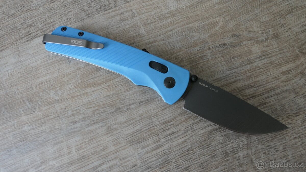 SOG Flash AT MK3 Civic Cyan Folder