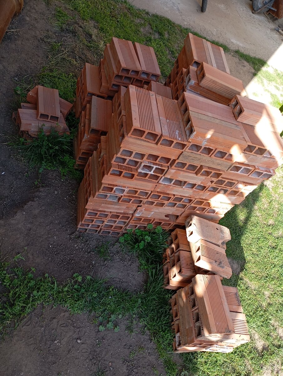 Cihla dutá 290x140x65mm