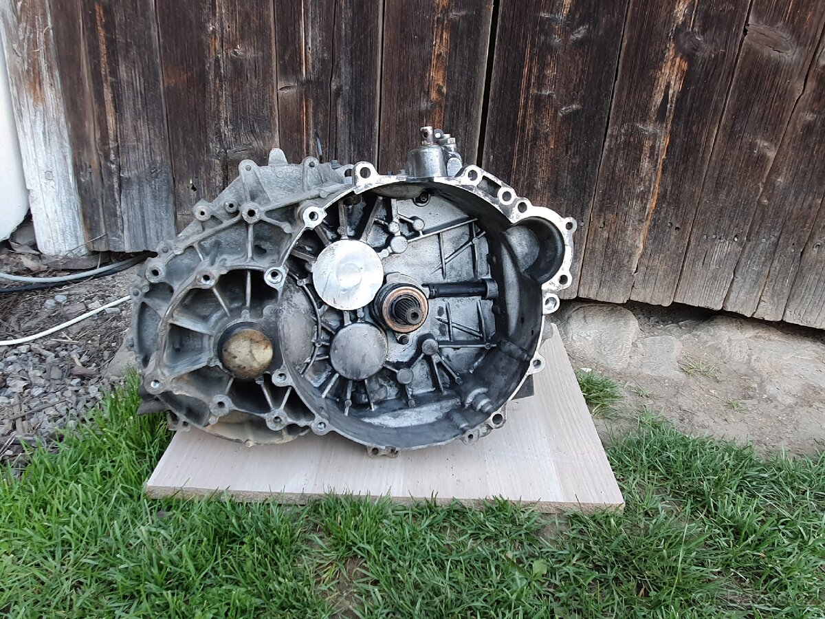 Manuální převodovka Volvo M66