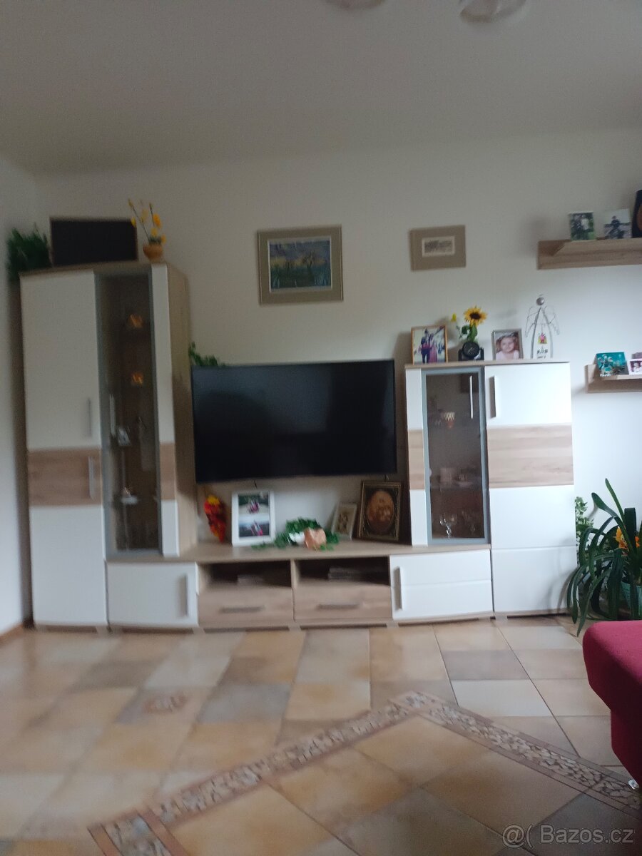 Prosklená obývací stěna
