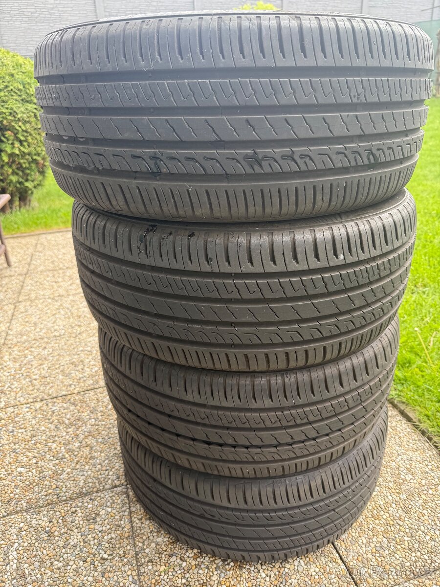 Pneu - 235 45 R 18 letní