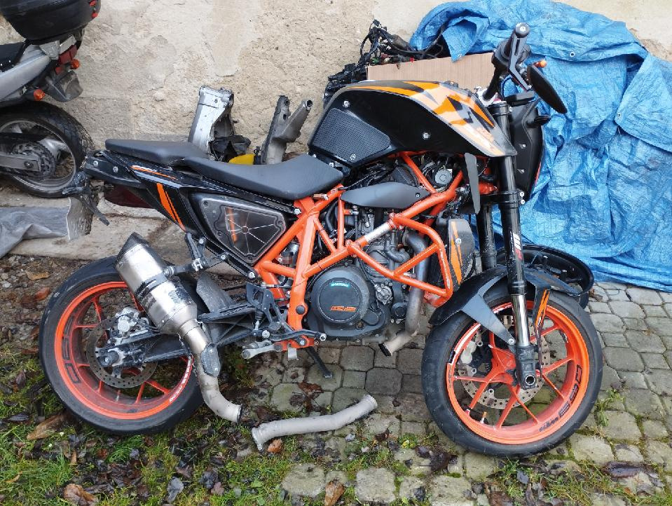 KTM Duke 690 R 2016 ,KTM 890 Adventure R 23 na díly