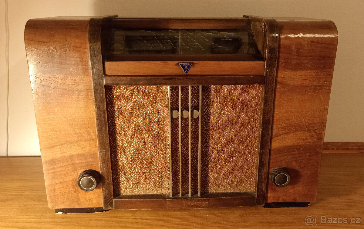 Staré rádio Rektra RA66