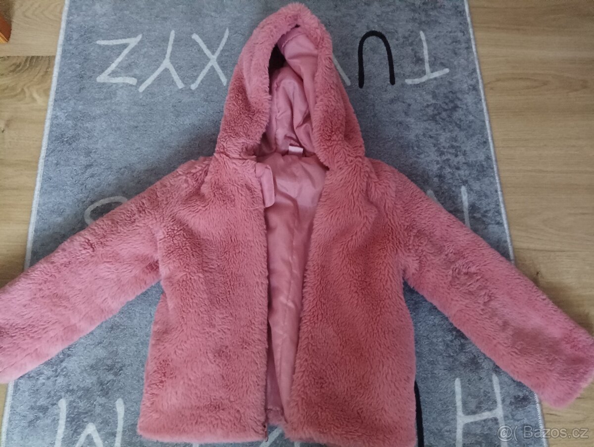 Dívčí kabátek
