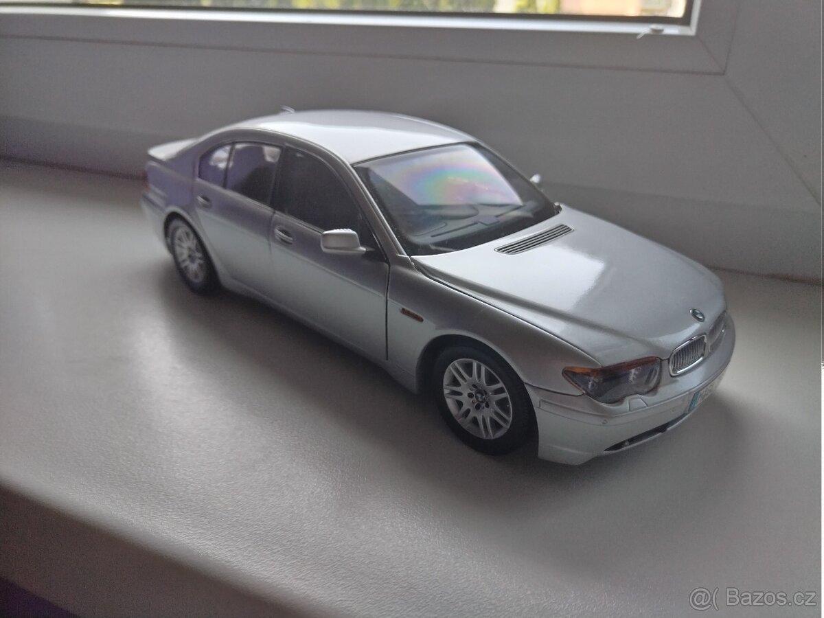 Model auta 1:18