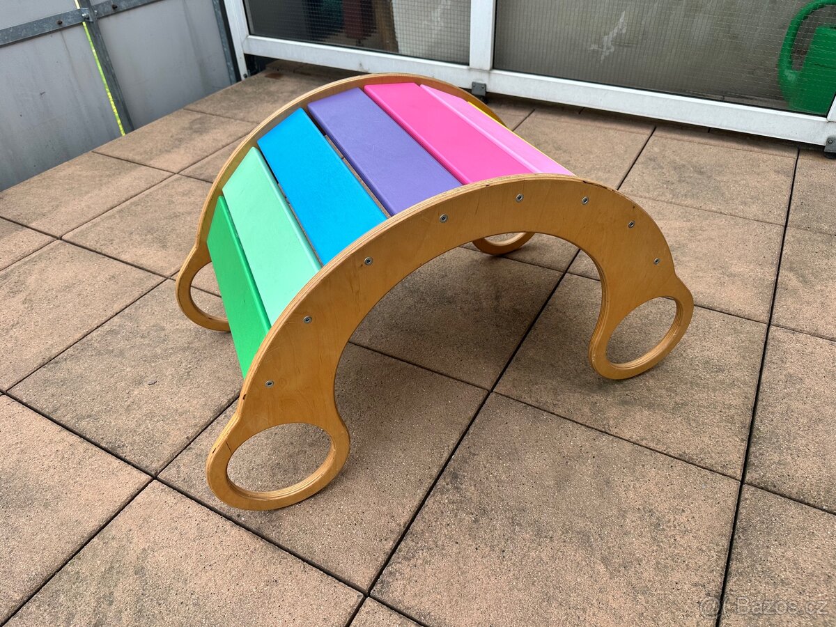 Montessori utukutu houpačka