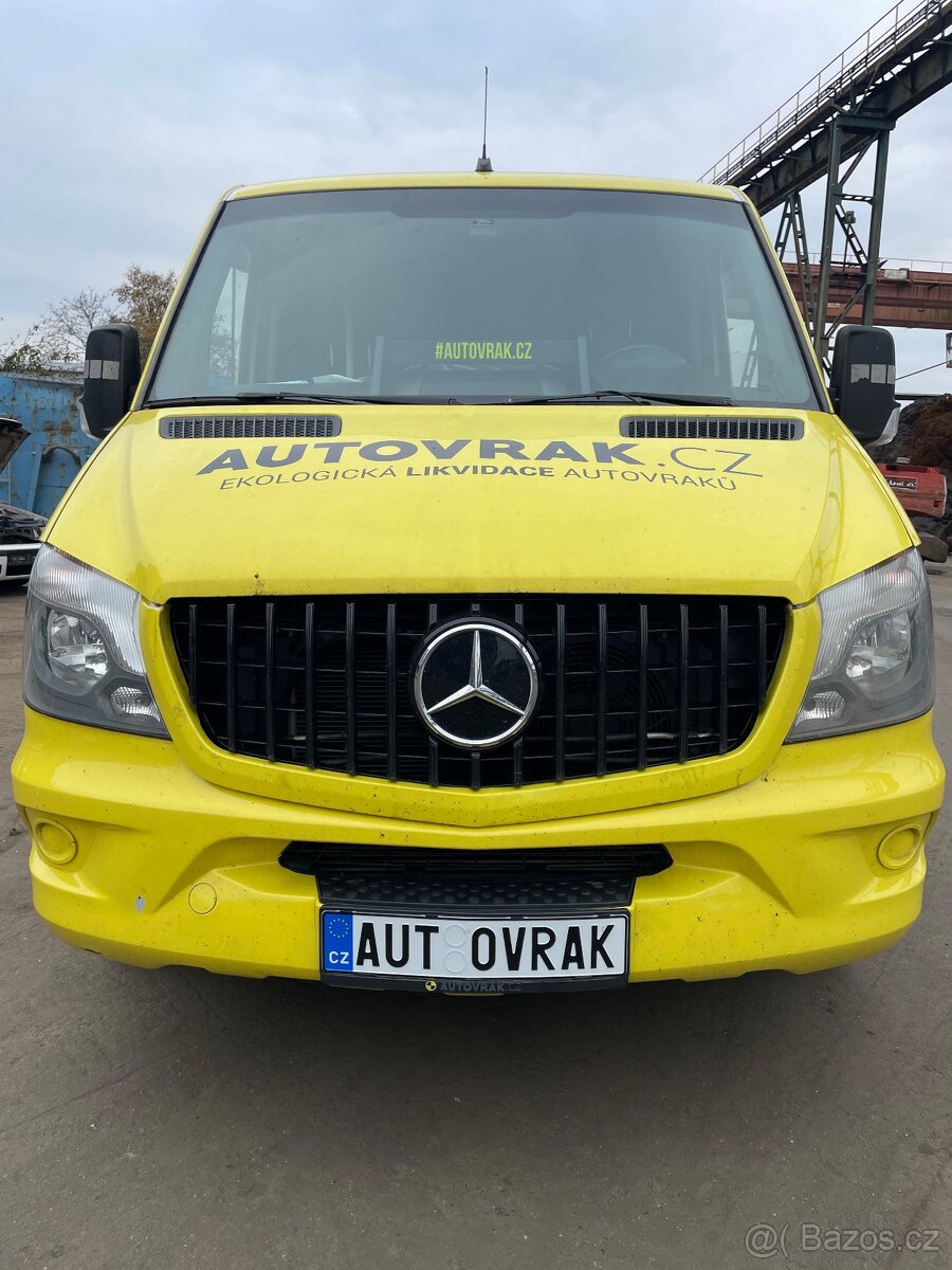 Prodám mercedes sprinter 906 , 2.7cdi , tažné 3.5t , automat