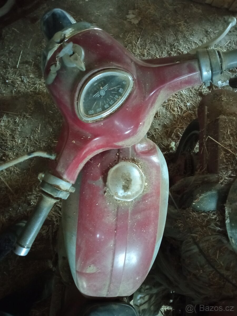 ČZ 125 Deluxe