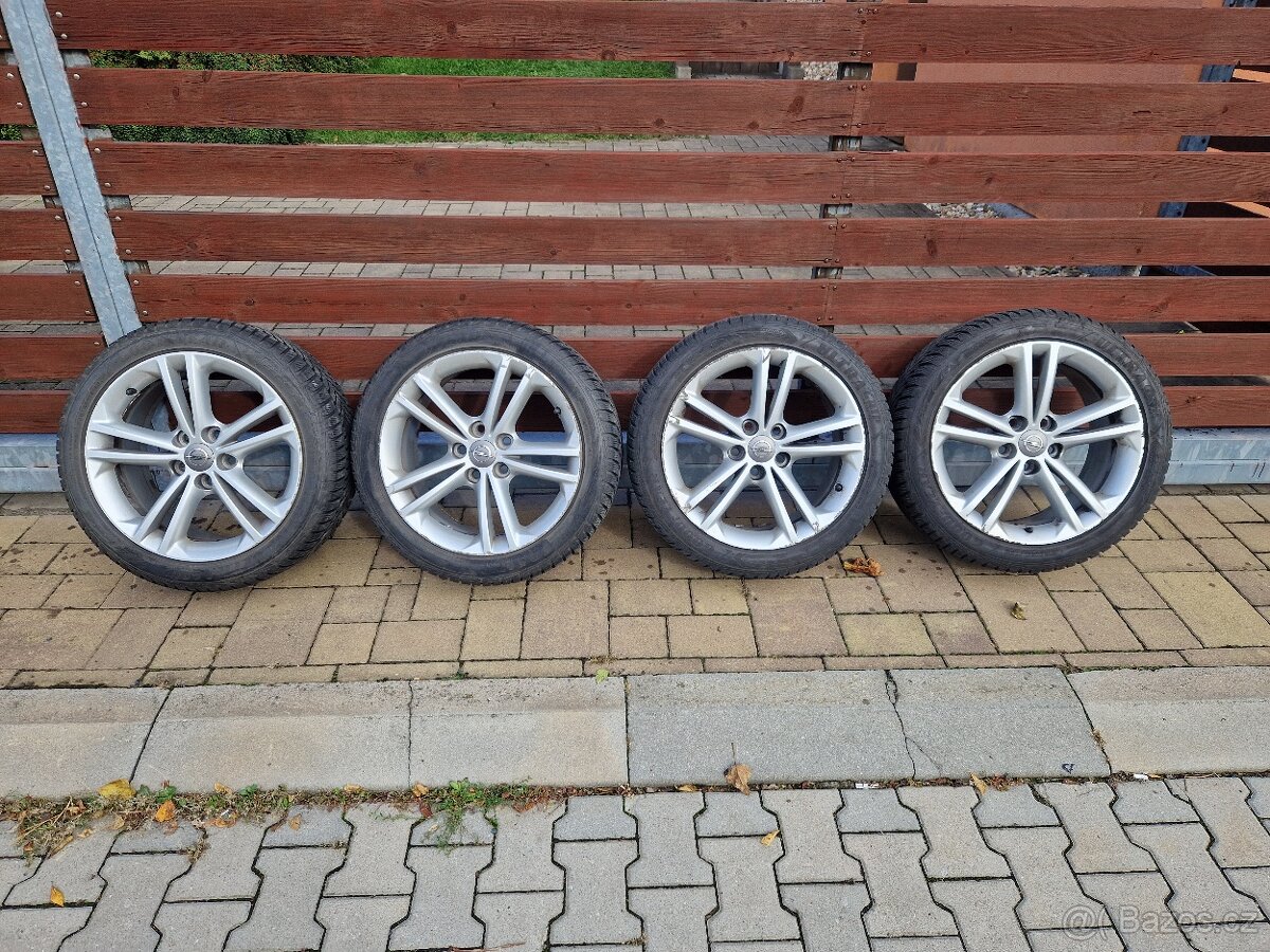 Sada alu kol se zimními pneu na Opel Insignia A