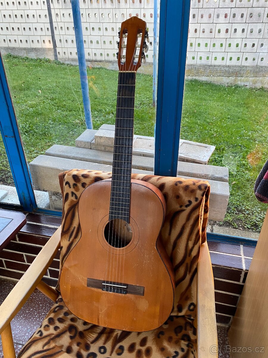 Kytara Cremona Luby