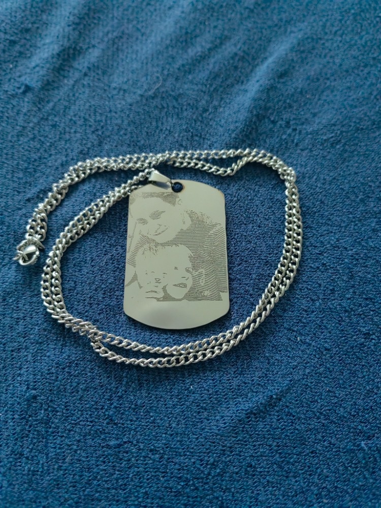 Náramky, Řetízky, Přívěšky (vlastní vzor, logo, nápis)