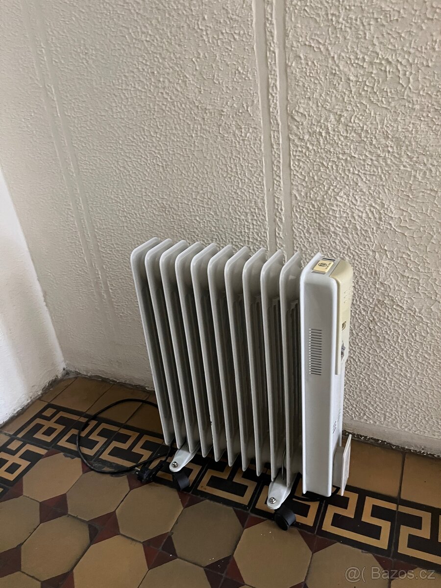 Posuvný radiator do zásuvky